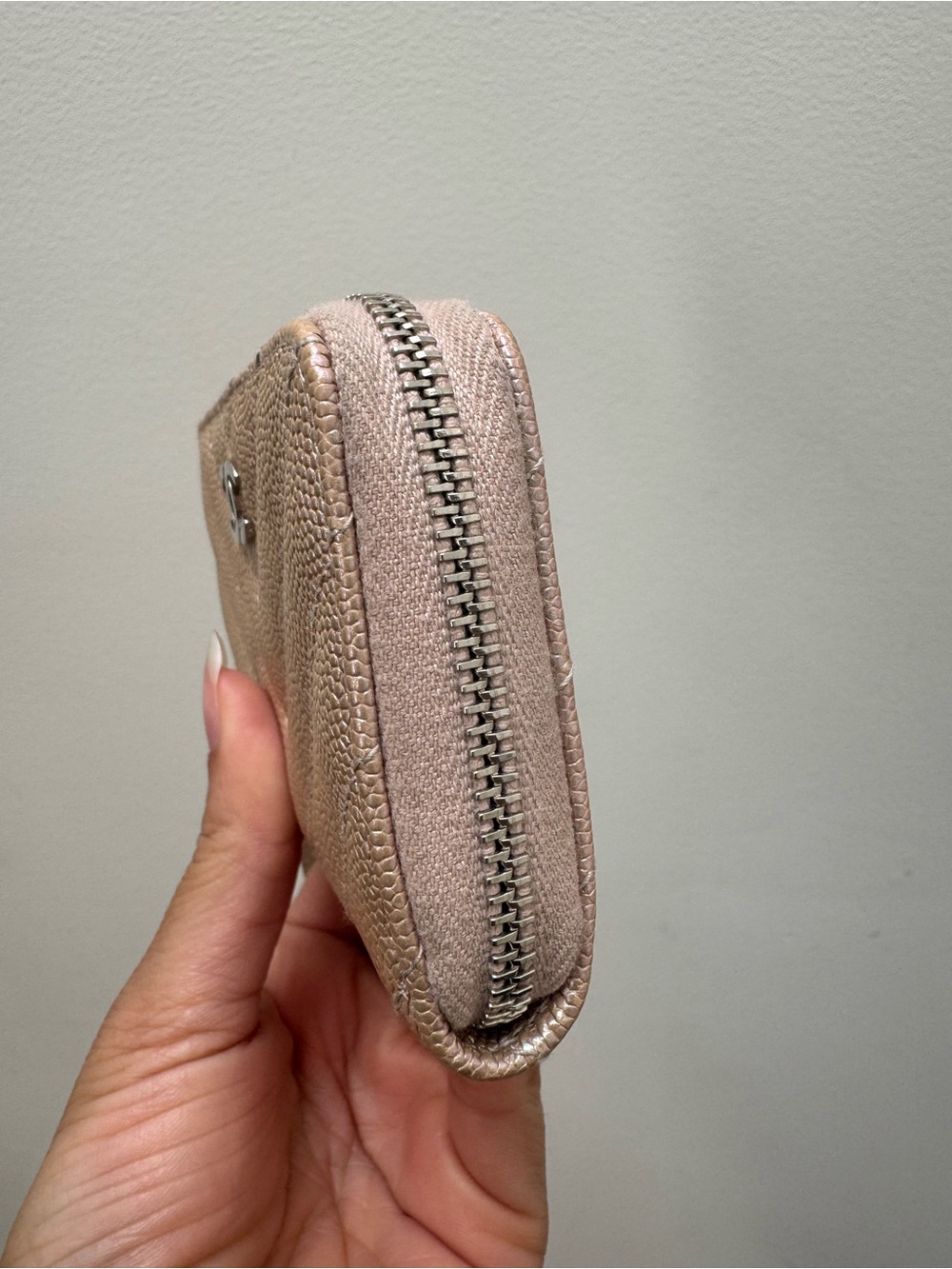 {Chanel} 🦄 17B Iridescent Rose Gold Zippy Wallet - Picture 8 of 11